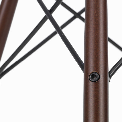 Eames DAW Plastic Armchair / Dark Maple Base