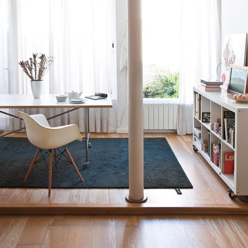 Eames DAW Plastic Armchair / Maple Base