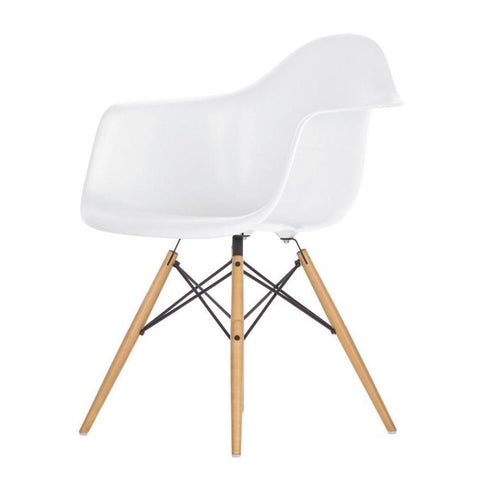 Eames DAW Plastic Armchair / Maple Base