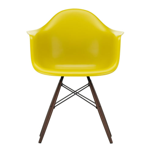 Eames DAW Plastic Armchair / Dark Maple Base