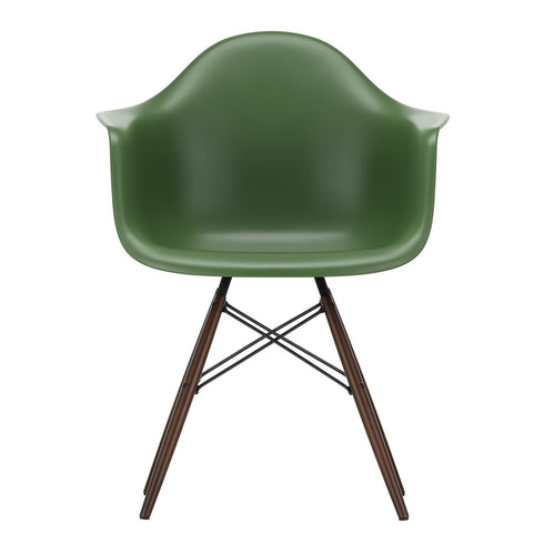 Eames DAW Plastic Armchair / Dark Maple Base