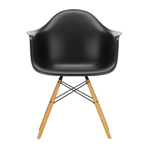 Eames DAW Plastic Armchair / Maple Base