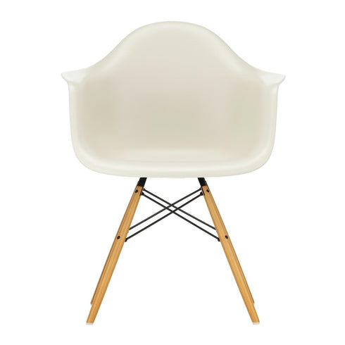 Eames DAW Plastic Armchair / Maple Base