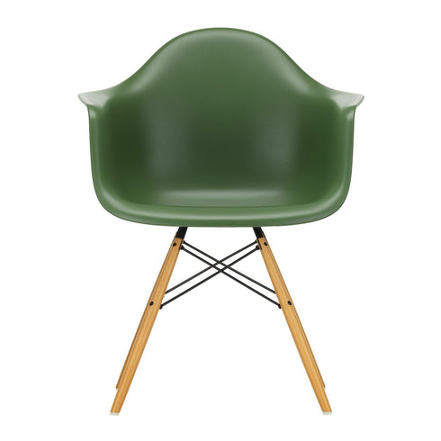 Eames DAW Plastic Armchair / Maple Base