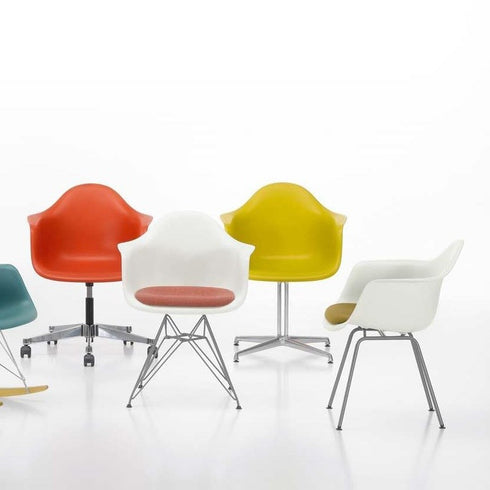 Cadeira de Escritório Eames Plastic Armchair PACC