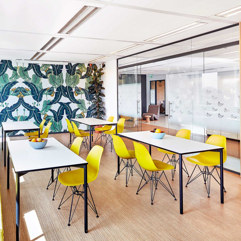 Eames DSR Chair in Plastic / Black Base