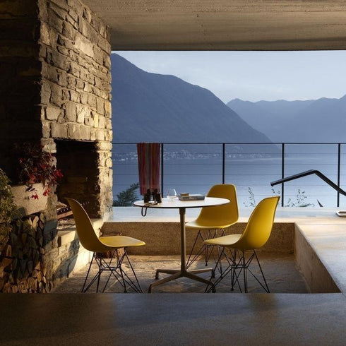 Eames DSR Chair in Plastic / Black Base