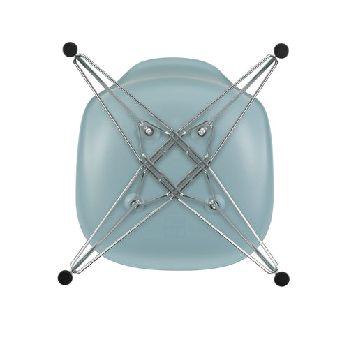 Cadeira Eames DSR em Plástico / Base Cromada