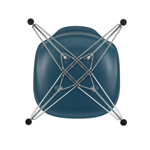 Cadeira Eames DSR em Plástico / Base Cromada