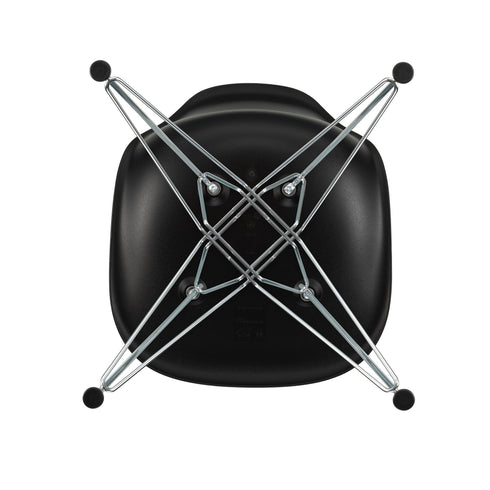 Cadeira Eames DSR em Plástico / Base Cromada