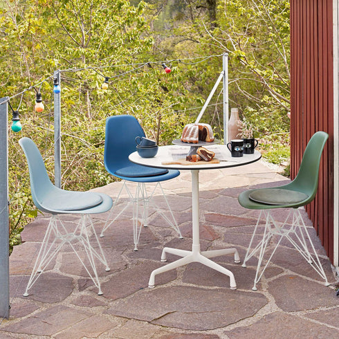 Eames Chair in DSR Plastic / White Base