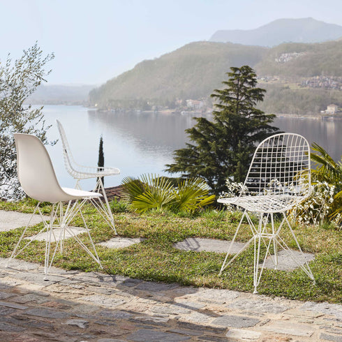 Eames Chair in DSR Plastic / White Base