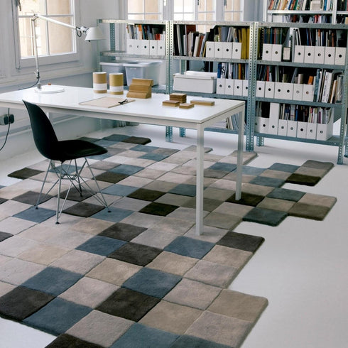 Cadeira Eames DSR em Plástico / Base Cromada