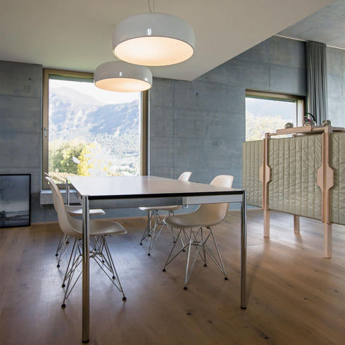 Cadeira Eames DSR em Plástico / Base Cromada