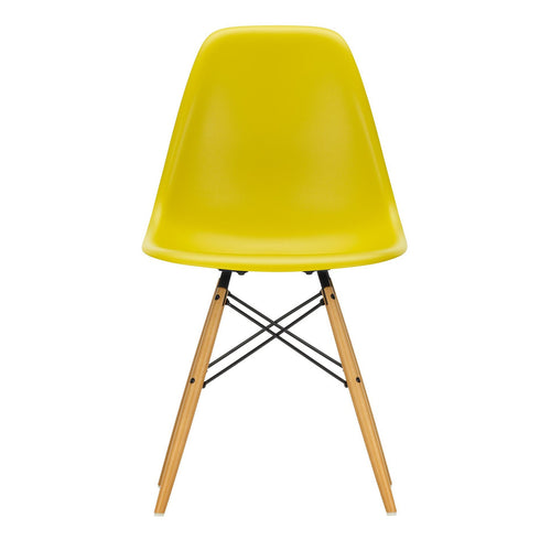 Eames Chair in DSW Plastic / Golden Maple