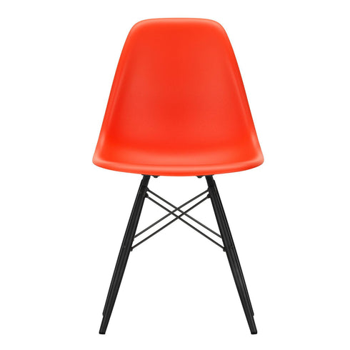 Eames Chair in DSW Plastic / Black Maple Base