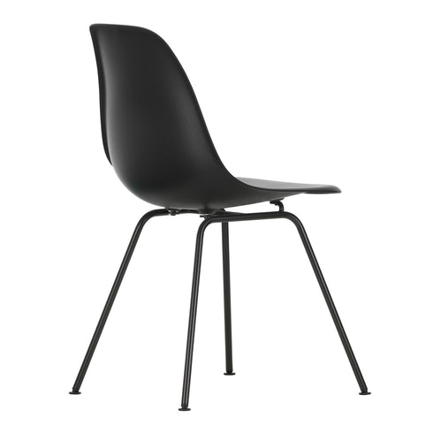 Eames Chair in DSX Plastic / Black Base
