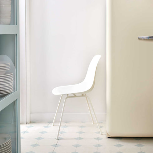 Eames Chair in DSX Plastic / White Base