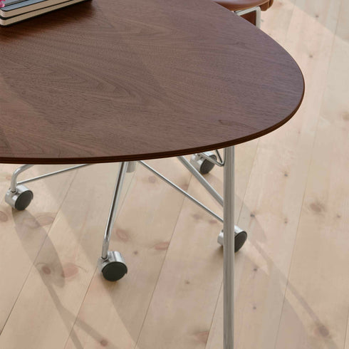 Egg Table 115x84x74cm