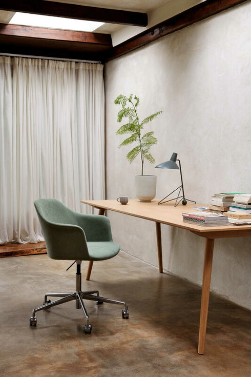 Tripod HM9 Table Lamp