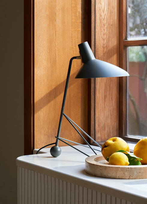 Tripod HM9 Table Lamp