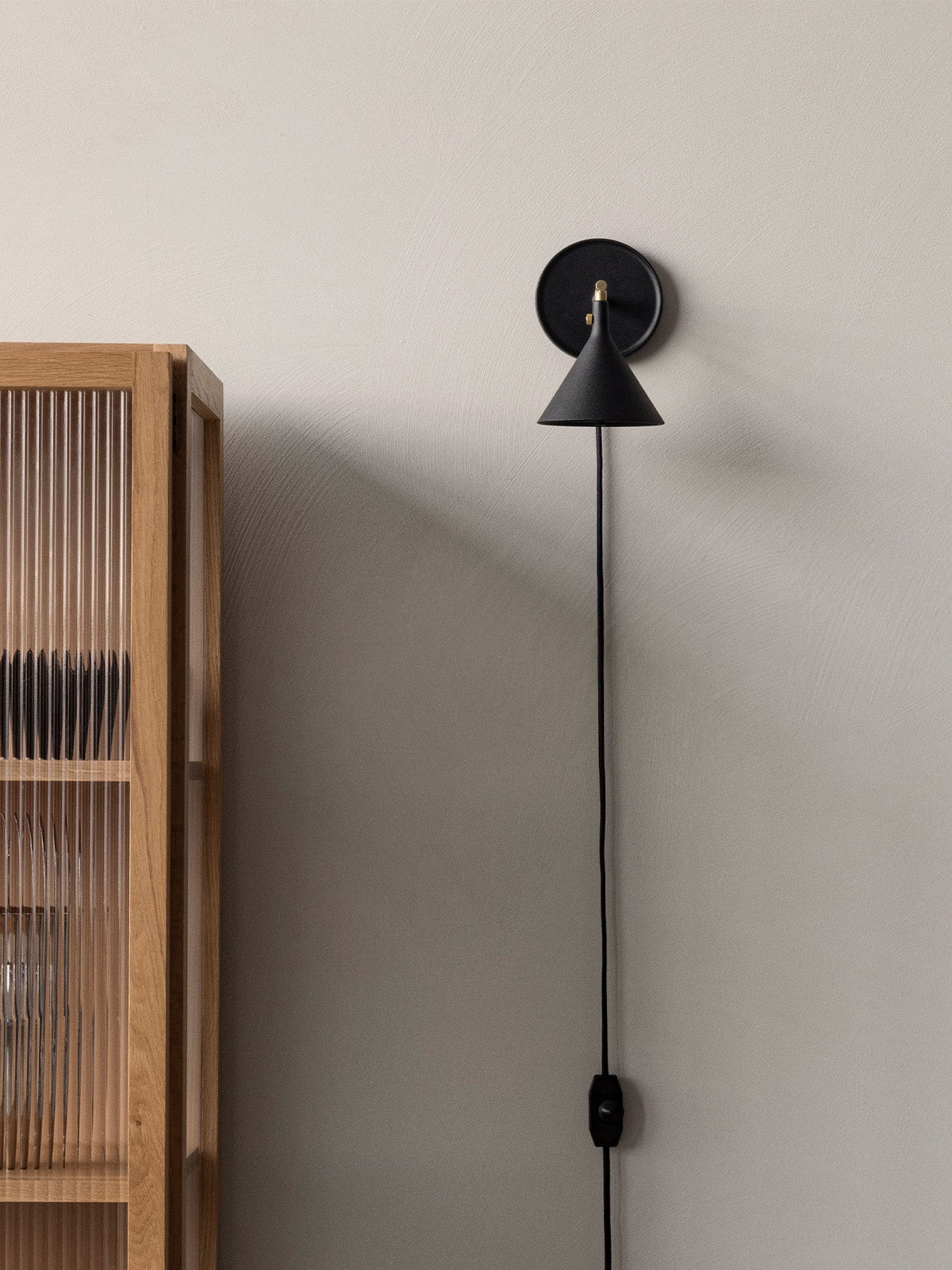 Candeeiro de Parede Cast Sconce