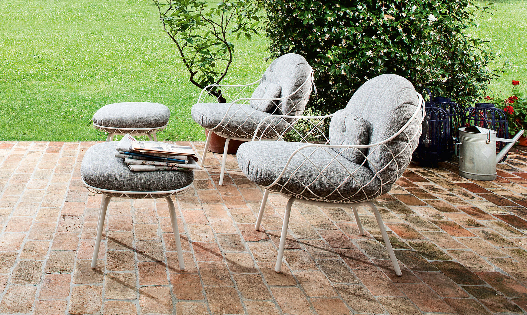 Pina Outdoor Lounge Chair & Ottoman