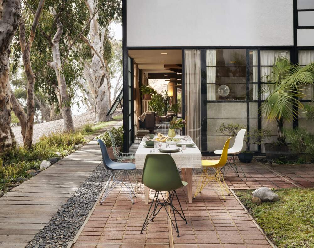 Eames Plastic DSR Chair - Blue