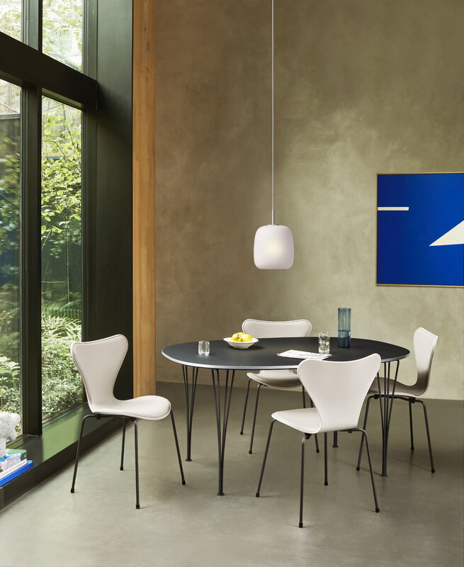 Fritz Hansen Design Mobiliário, Iluminação e Acessórios - colecção completa na Paris:Sete. Decoração e Design de Interiores