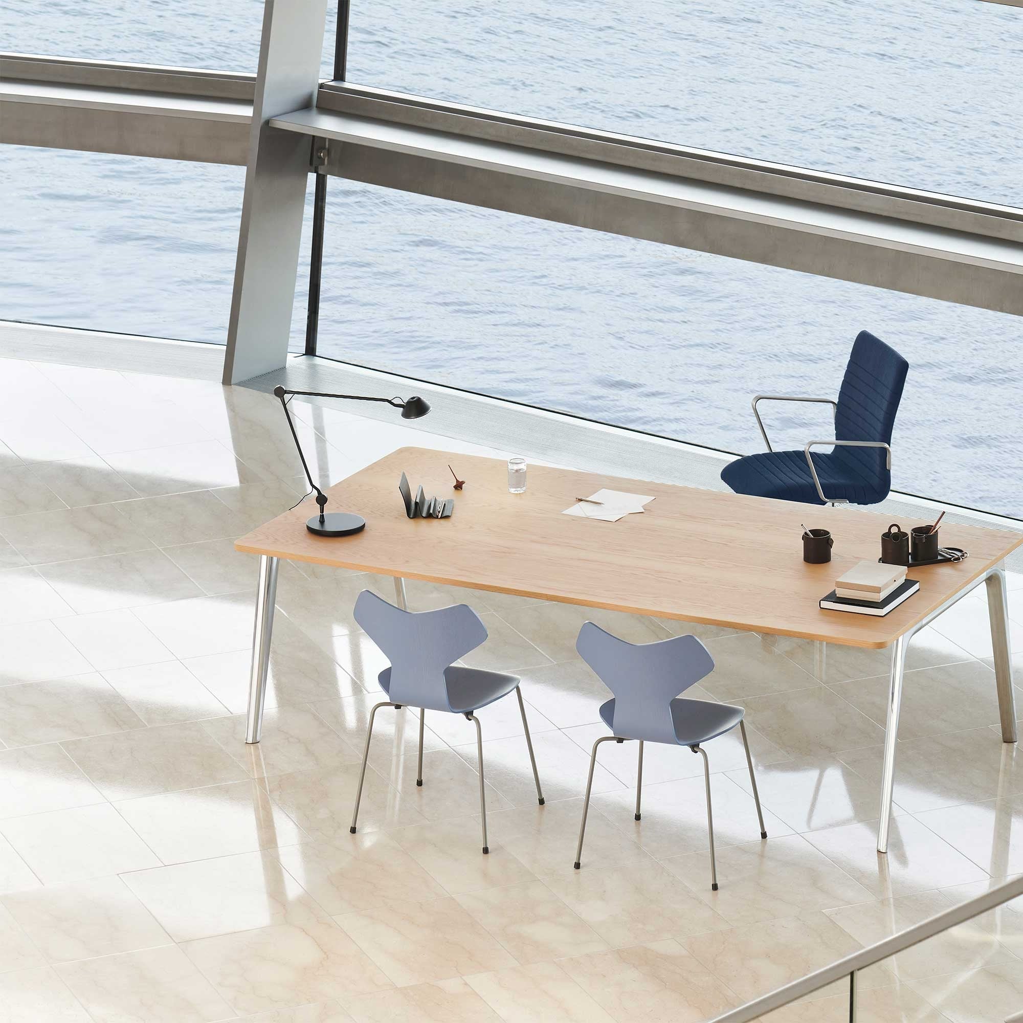 Fritz Hansen Design Mobiliário, Iluminação e Acessórios - colecção completa na Paris:Sete. Decoração e Design de Interiores