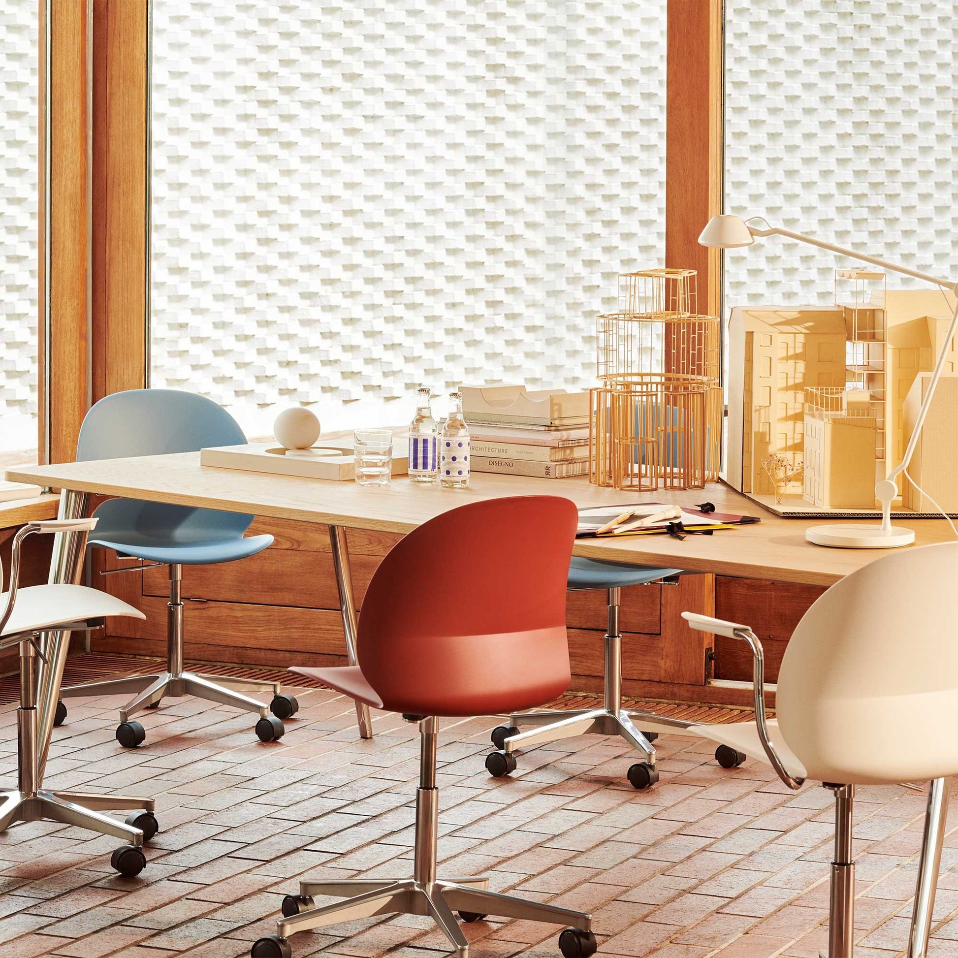 Fritz Hansen Design Mobiliário, Iluminação e Acessórios - colecção completa na Paris:Sete. Decoração e Design de Interiores