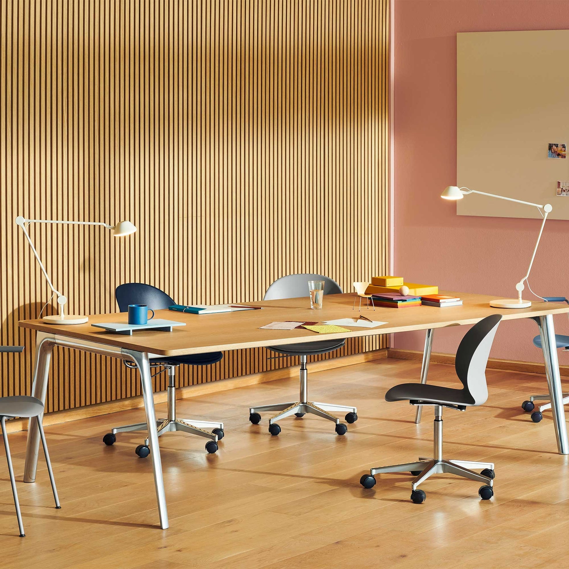 Fritz Hansen Design Mobiliário, Iluminação e Acessórios - colecção completa na Paris:Sete. Decoração e Design de Interiores