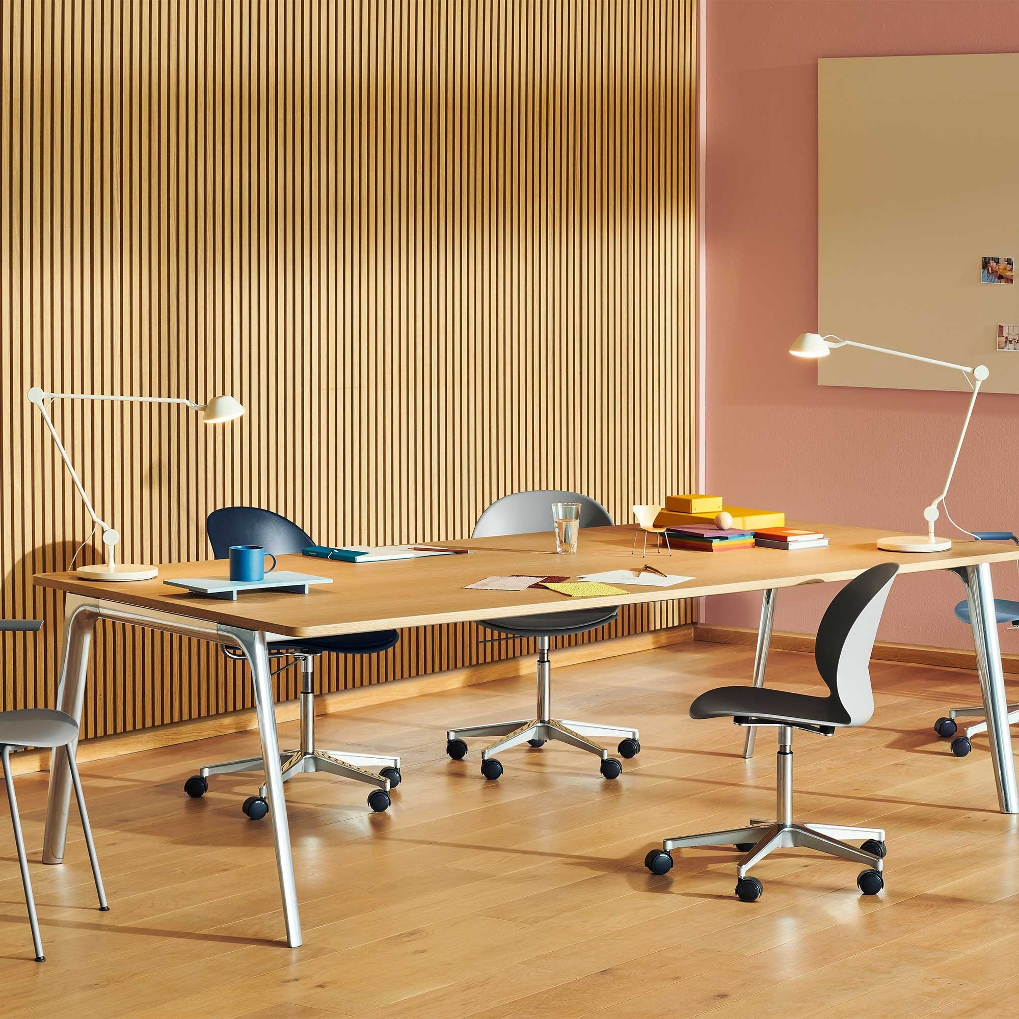 Fritz Hansen Design Mobiliário, Iluminação e Acessórios - colecção completa na Paris:Sete. Decoração e Design de Interiores