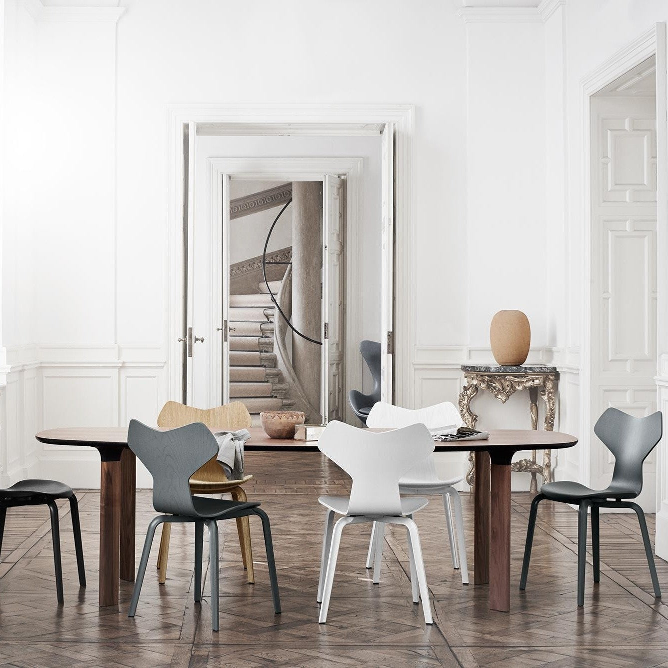 Fritz Hansen Design Mobiliário, Iluminação e Acessórios - colecção completa na Paris:Sete. Decoração e Design de Interiores