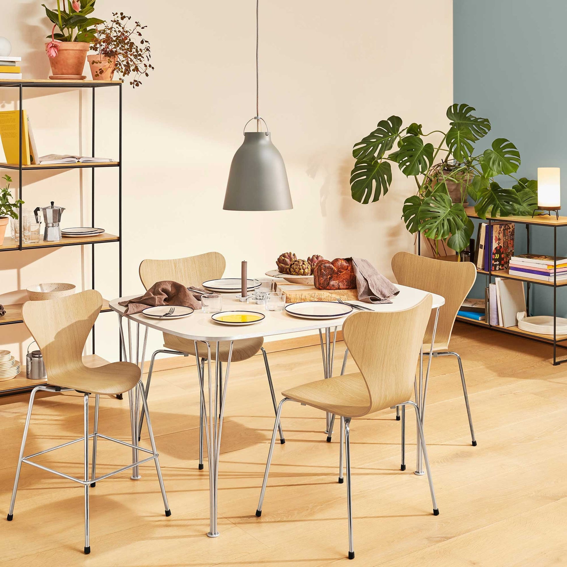 Fritz Hansen Design Mobiliário, Iluminação e Acessórios - colecção completa na Paris:Sete. Decoração e Design de Interiores