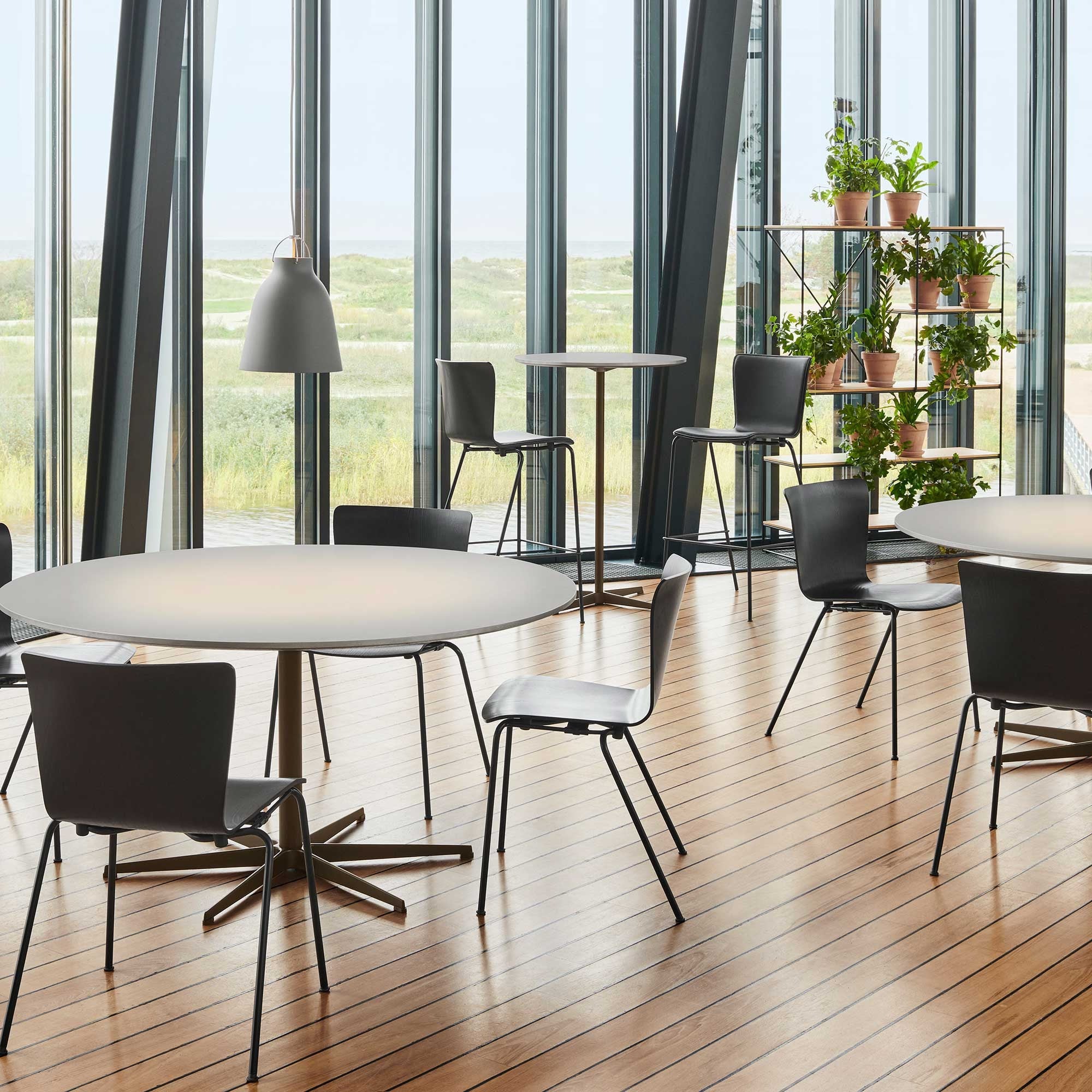 Fritz Hansen Design Mobiliário, Iluminação e Acessórios - colecção completa na Paris:Sete. Decoração e Design de Interiores