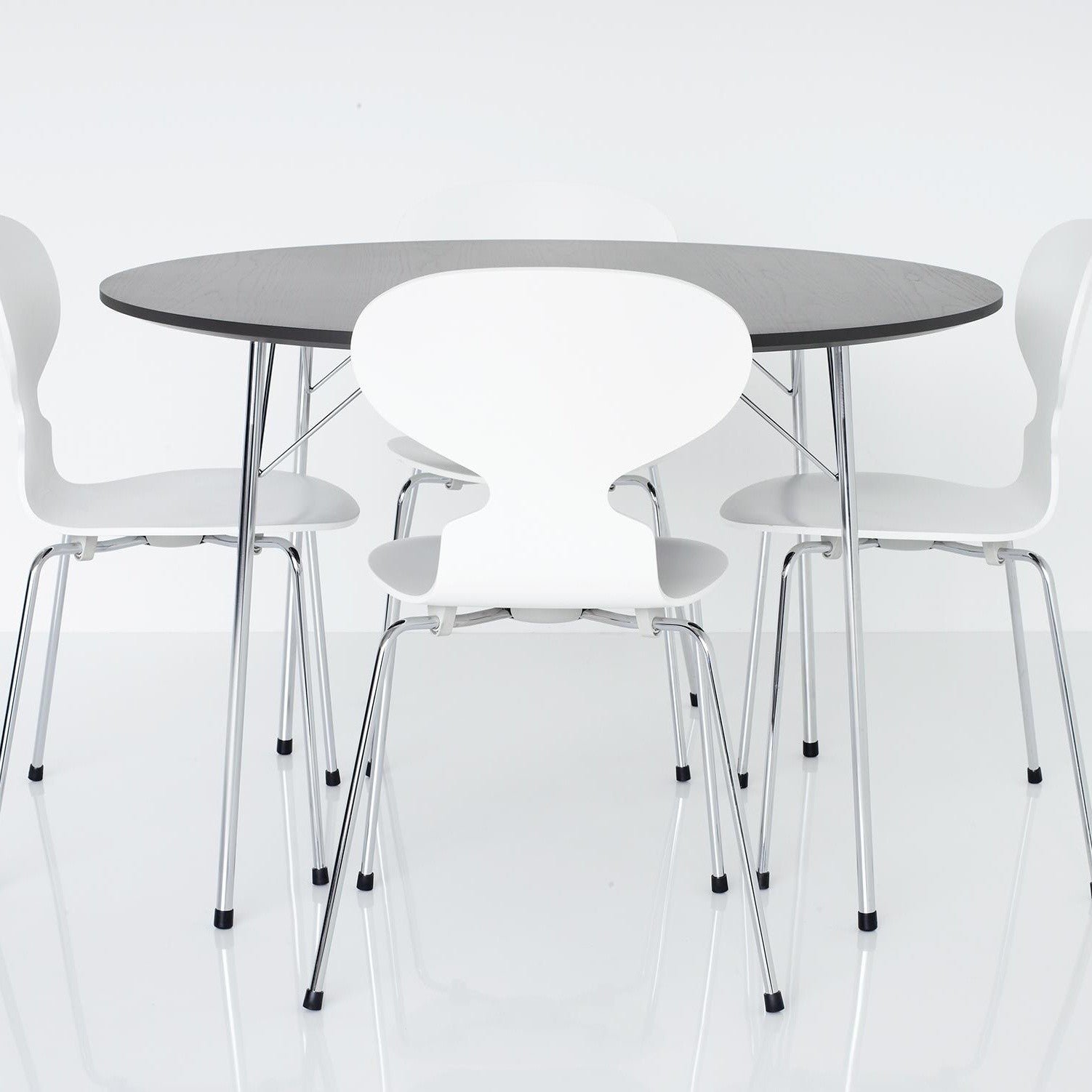Fritz Hansen Design Mobiliário, Iluminação e Acessórios - colecção completa na Paris:Sete. Decoração e Design de Interiores