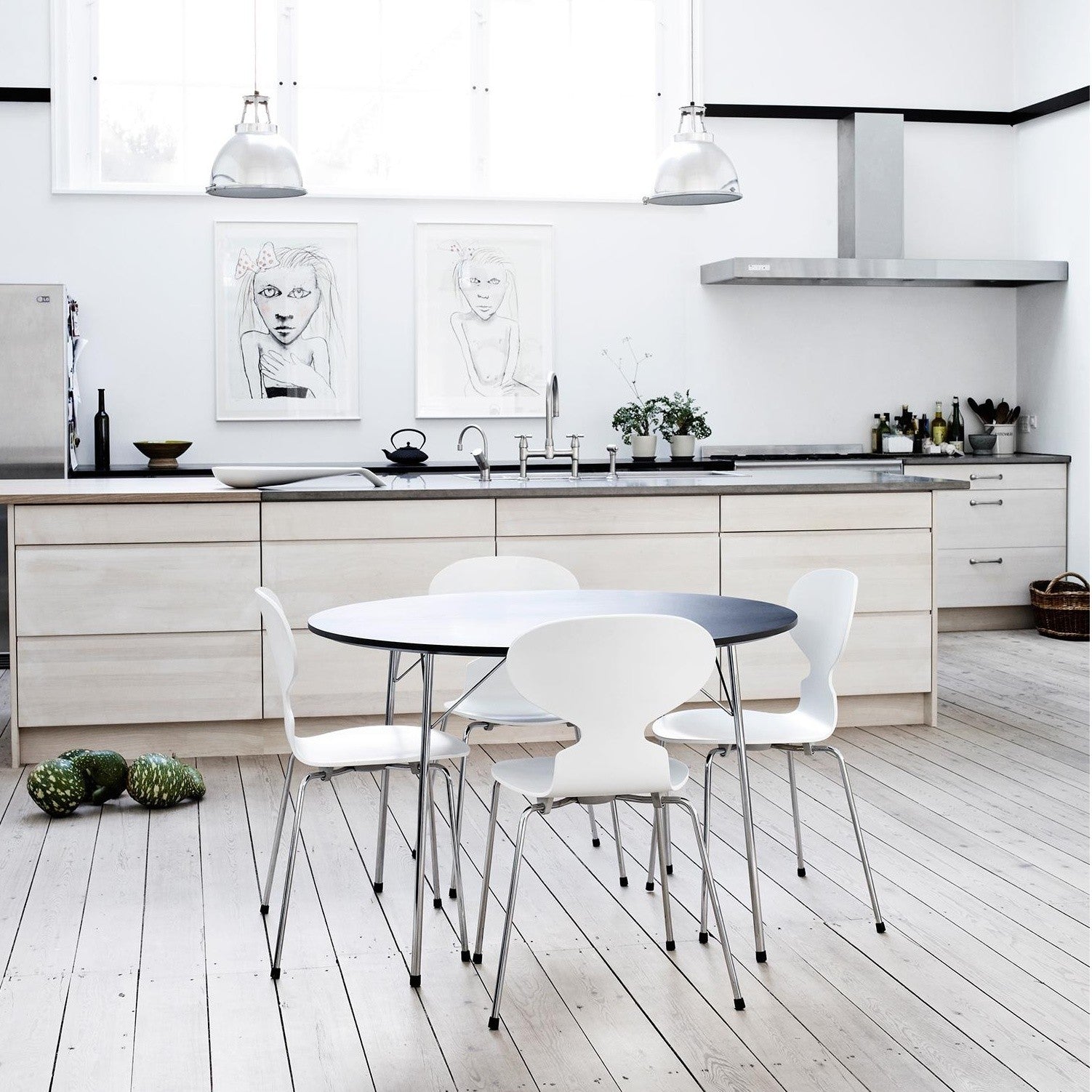 Fritz Hansen Design Mobiliário, Iluminação e Acessórios - colecção completa na Paris:Sete. Decoração e Design de Interiores