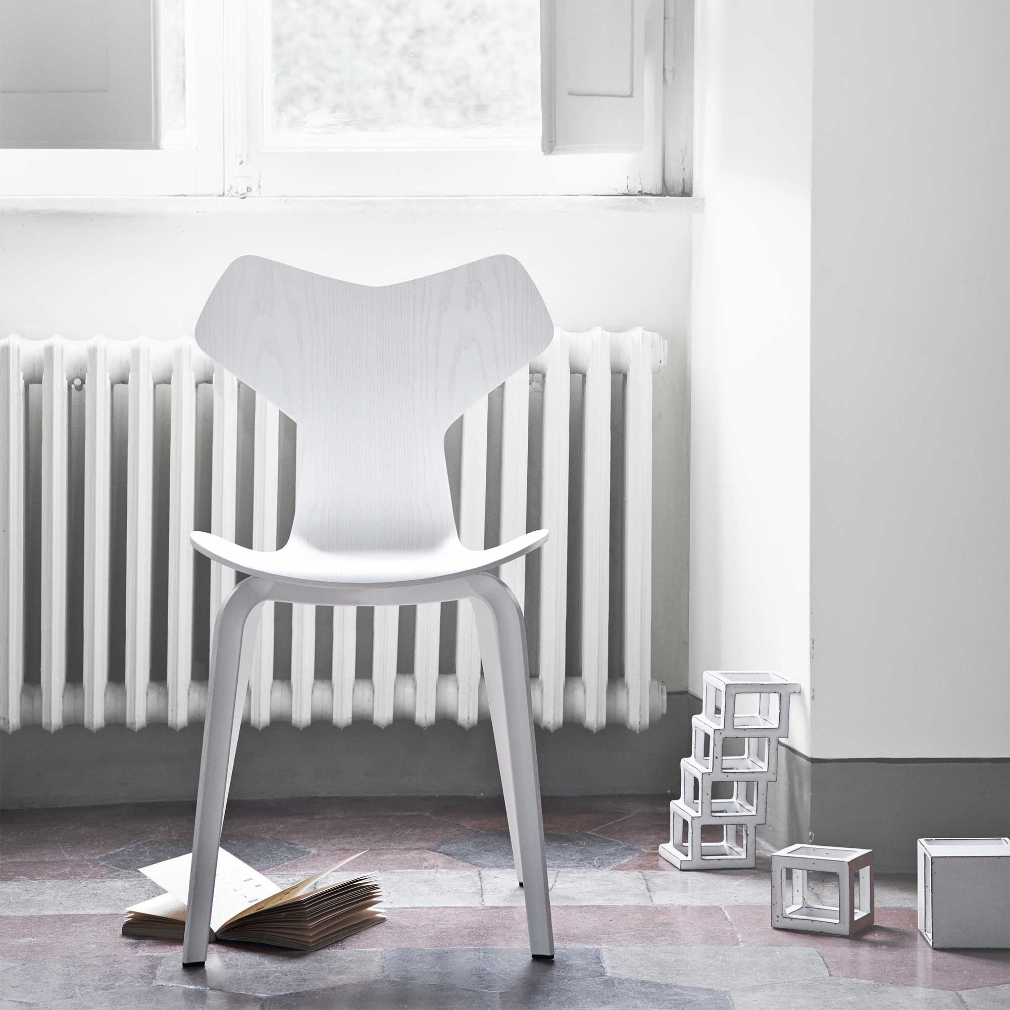 Fritz Hansen Design Mobiliário, Iluminação e Acessórios - colecção completa na Paris:Sete. Decoração e Design de Interiores