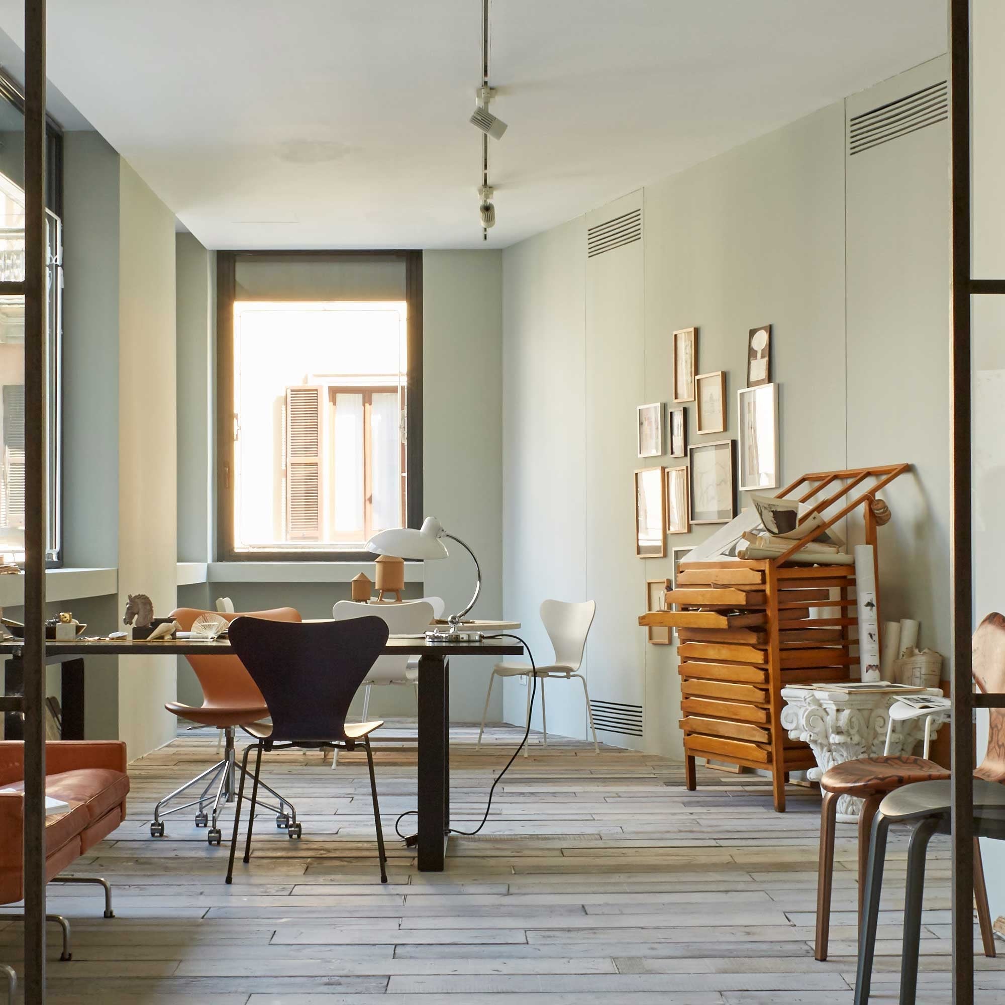 Fritz Hansen Design Mobiliário, Iluminação e Acessórios - colecção completa na Paris:Sete. Decoração e Design de Interiores