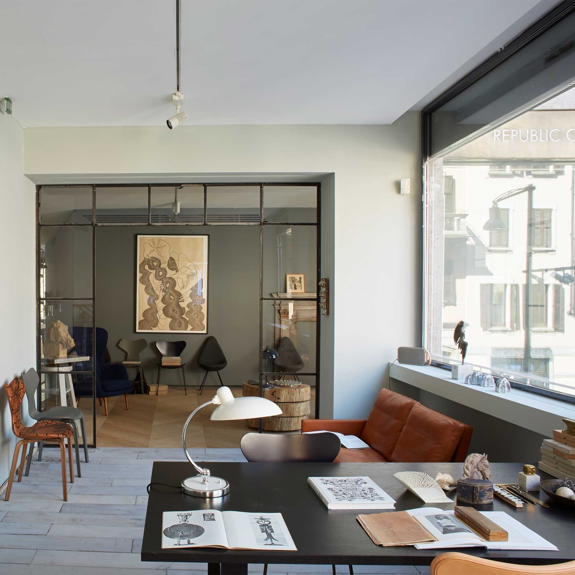 Fritz Hansen Design Mobiliário, Iluminação e Acessórios - colecção completa na Paris:Sete. Decoração e Design de Interiores