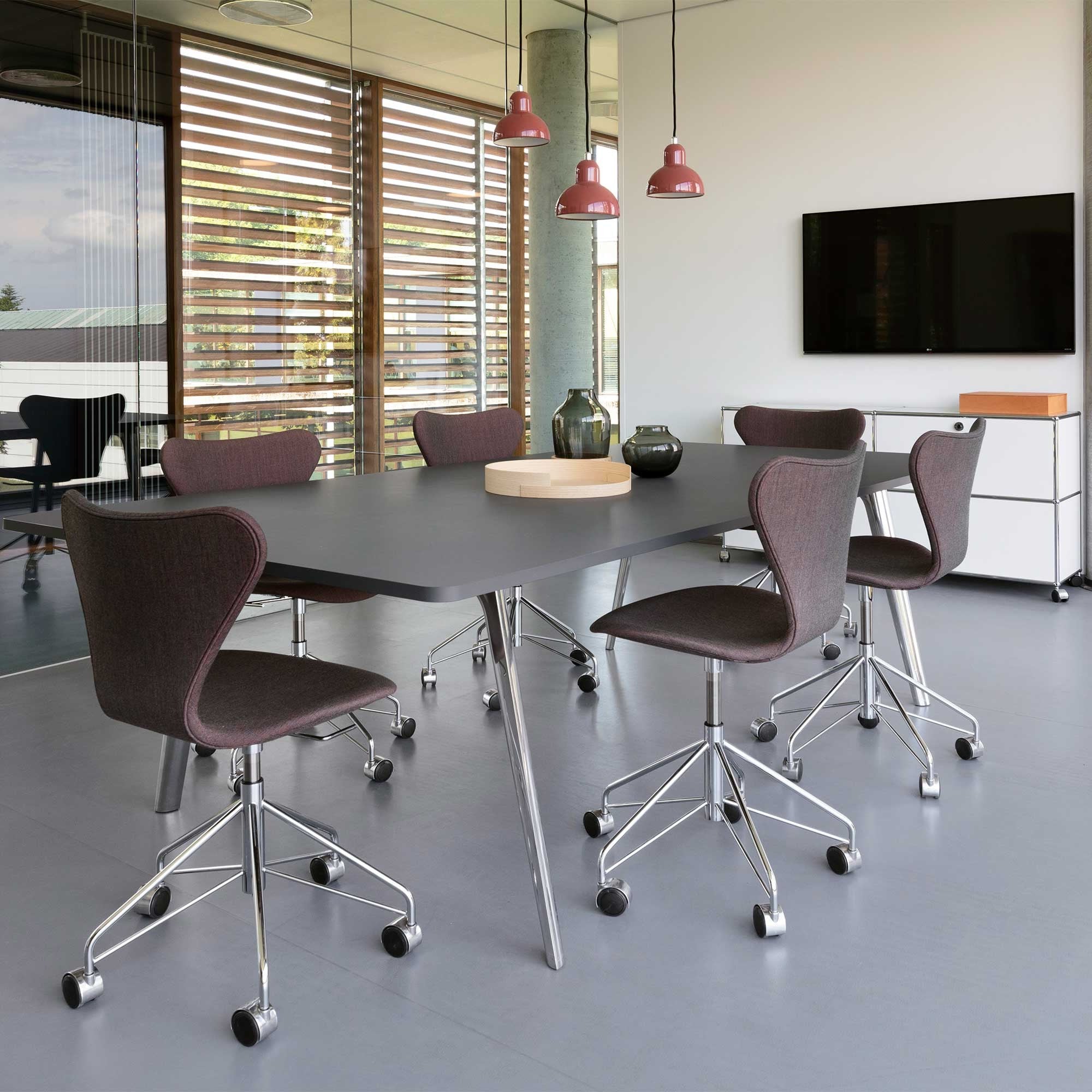 Fritz Hansen Design Mobiliário, Iluminação e Acessórios - colecção completa na Paris:Sete. Decoração e Design de Interiores