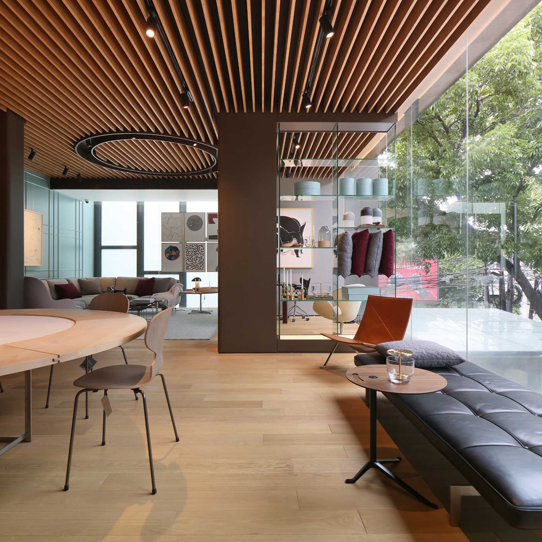 Fritz Hansen Design Mobiliário, Iluminação e Acessórios - colecção completa na Paris:Sete. Decoração e Design de Interiores