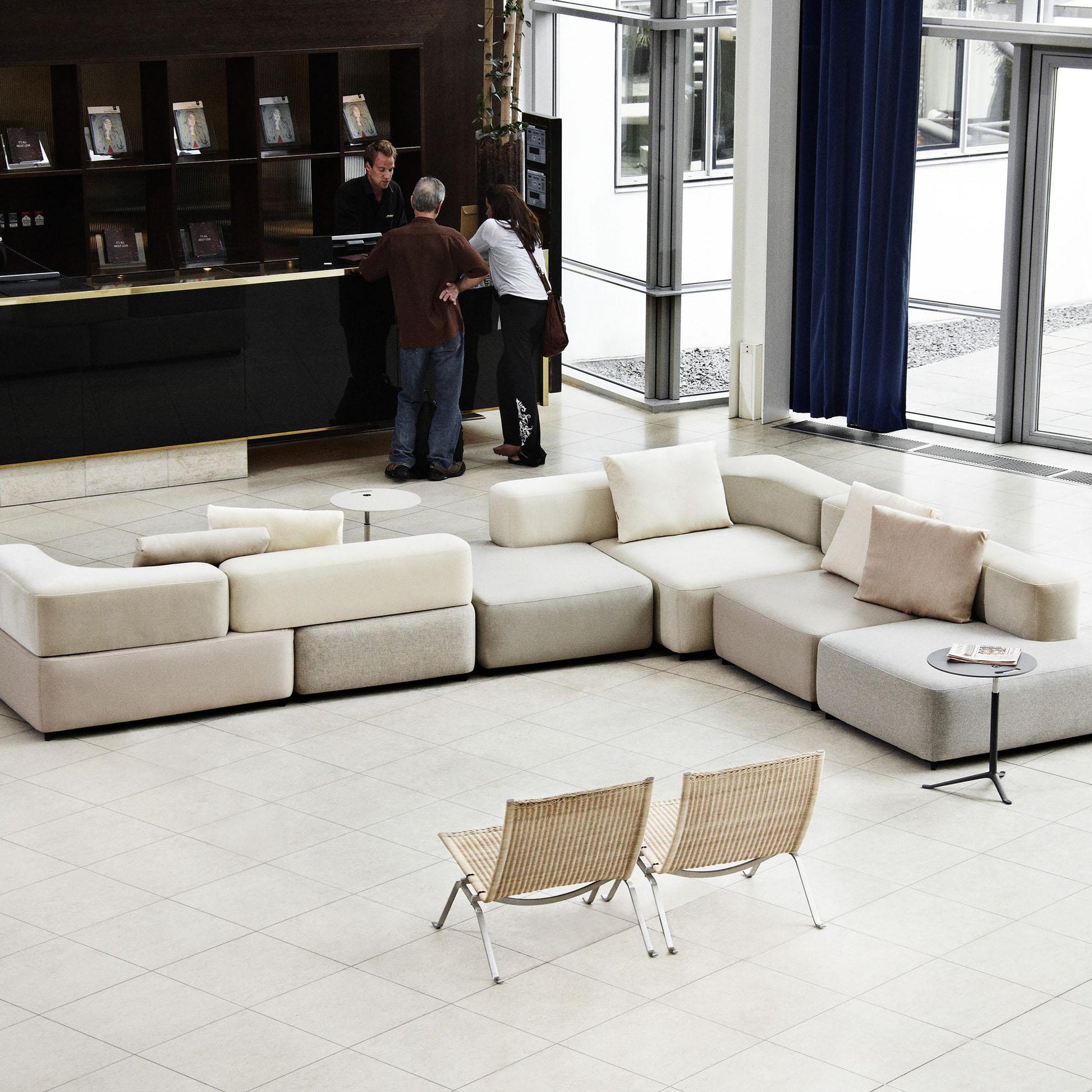 Fritz Hansen Design Mobiliário, Iluminação e Acessórios - colecção completa na Paris:Sete. Decoração e Design de Interiores