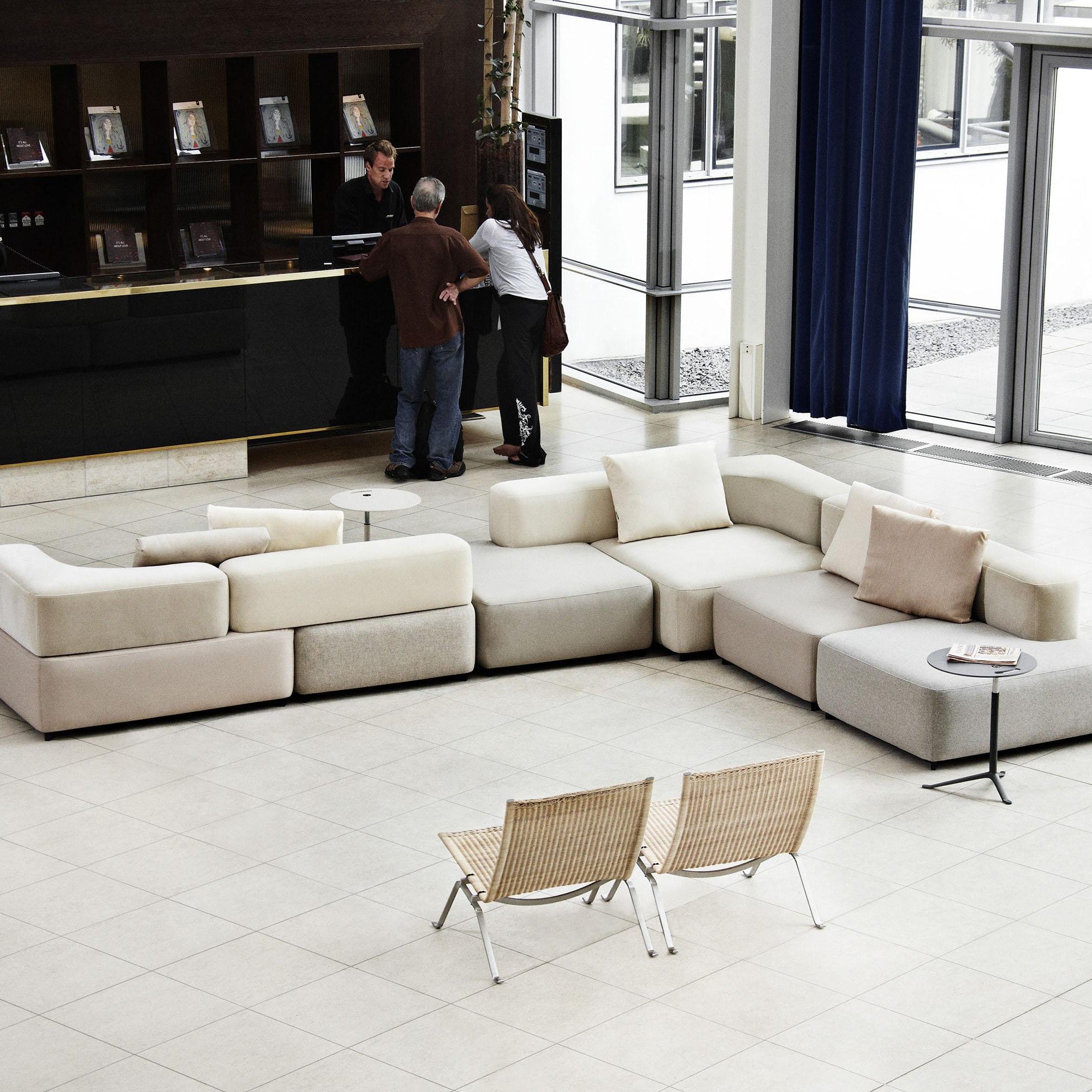 Fritz Hansen Design Mobiliário, Iluminação e Acessórios - colecção completa na Paris:Sete. Decoração e Design de Interiores