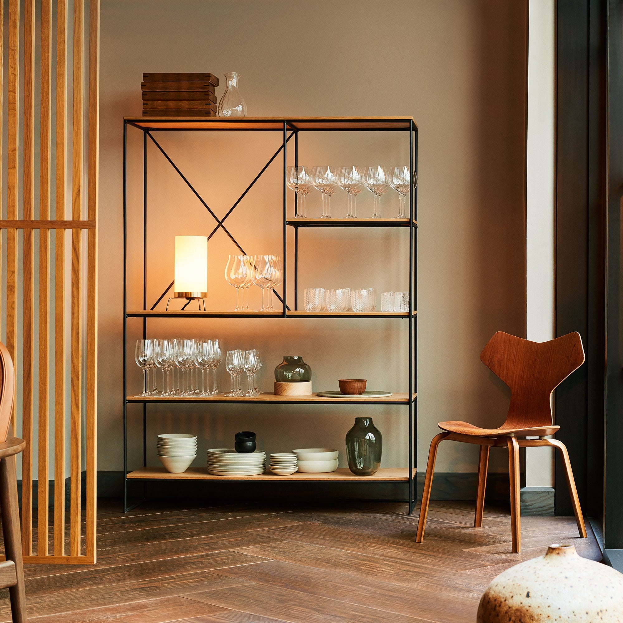 Fritz Hansen Design Mobiliário, Iluminação e Acessórios - colecção completa na Paris:Sete. Decoração e Design de Interiores
