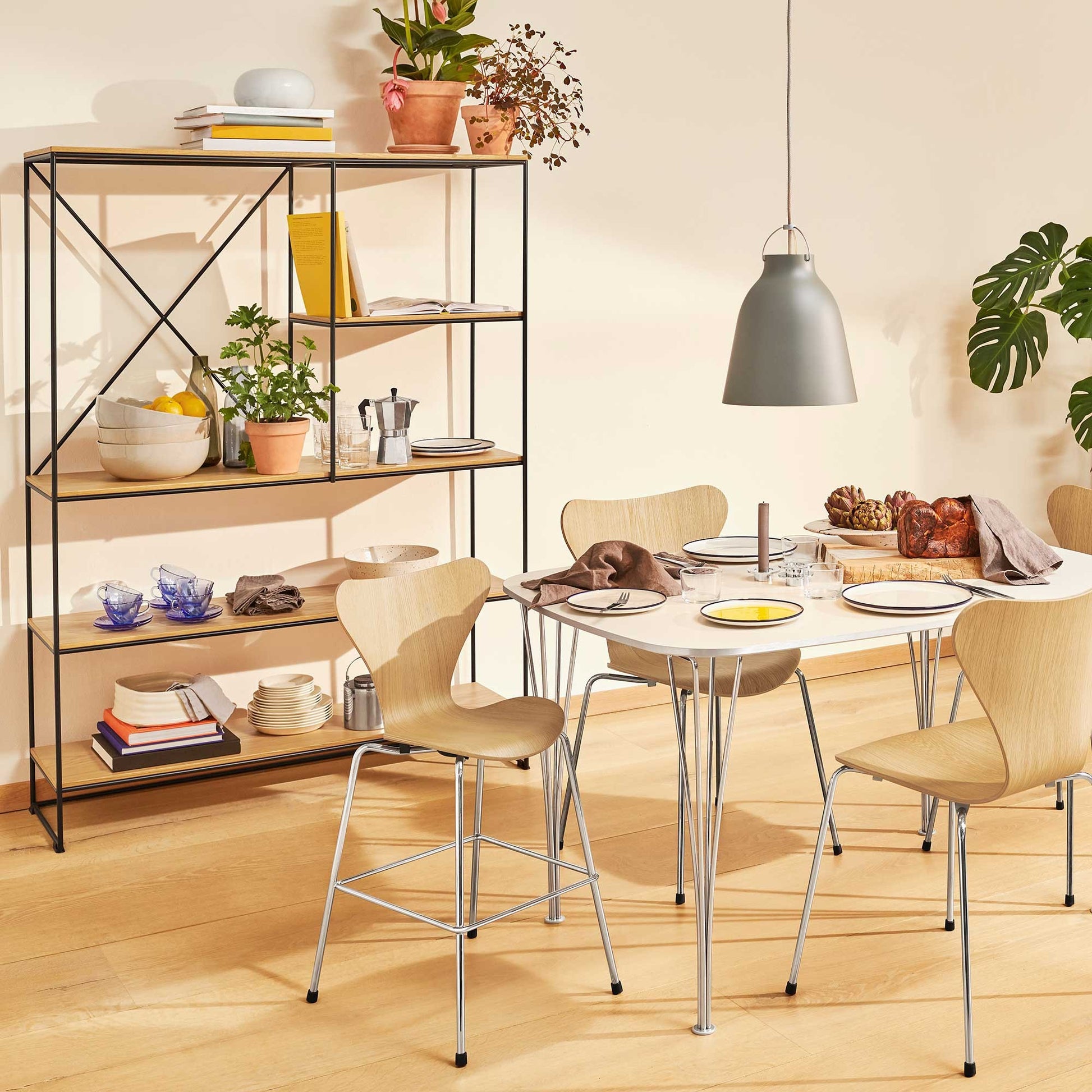 Fritz Hansen Design Mobiliário, Iluminação e Acessórios - colecção completa na Paris:Sete. Decoração e Design de Interiores
