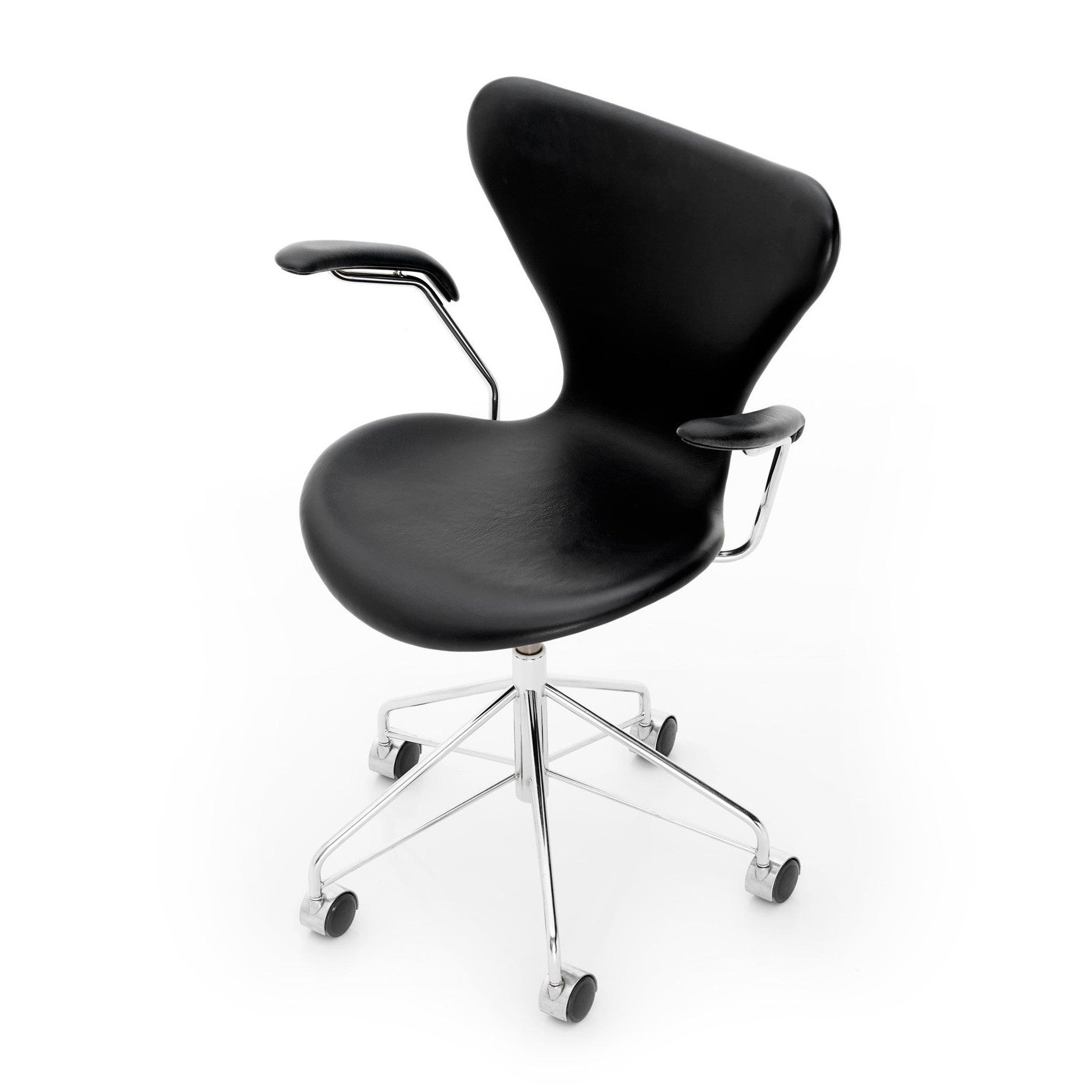 Fritz Hansen Design Mobiliário, Iluminação e Acessórios - colecção completa na Paris:Sete. Decoração e Design de Interiores