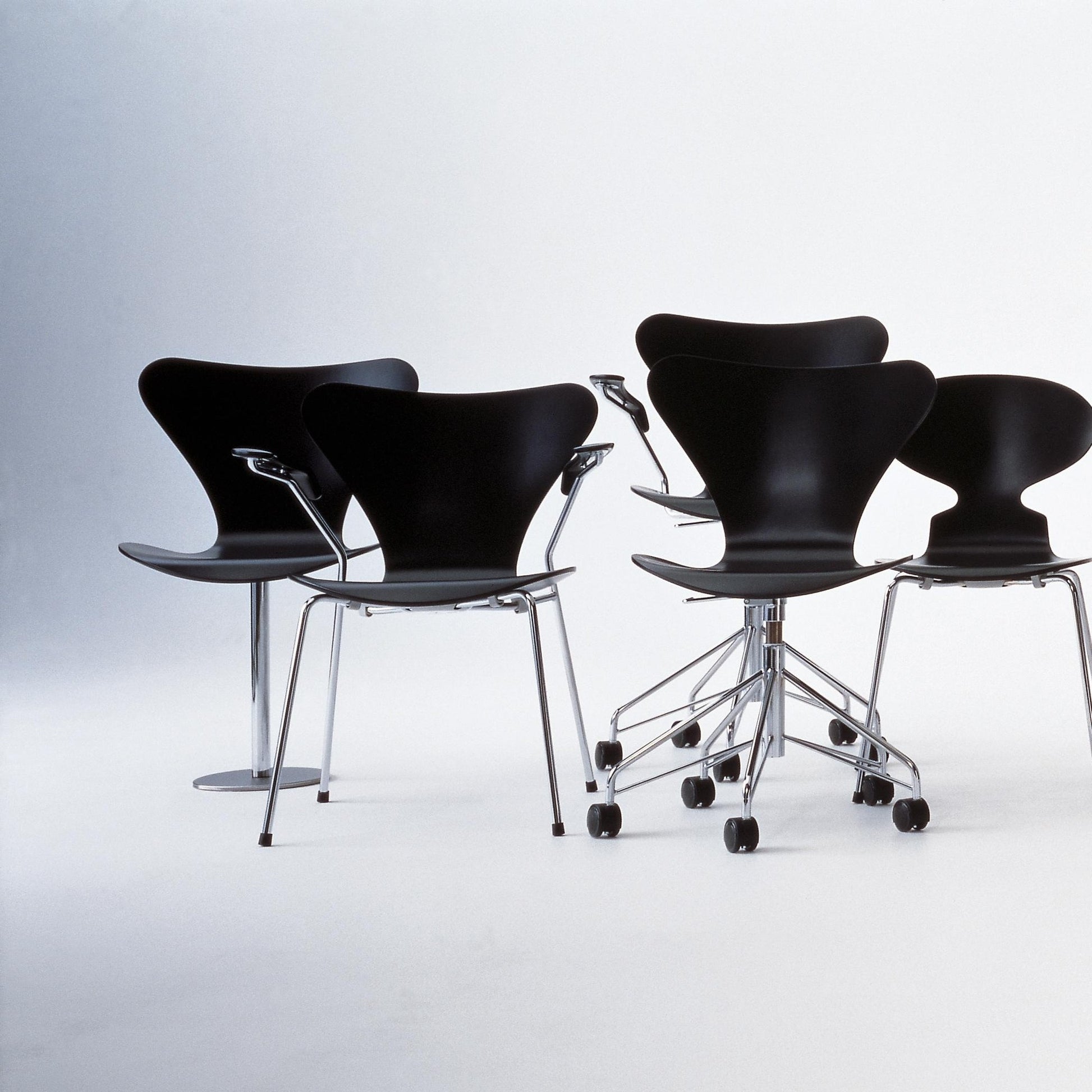 Fritz Hansen Design Mobiliário, Iluminação e Acessórios - colecção completa na Paris:Sete. Decoração e Design de Interiores