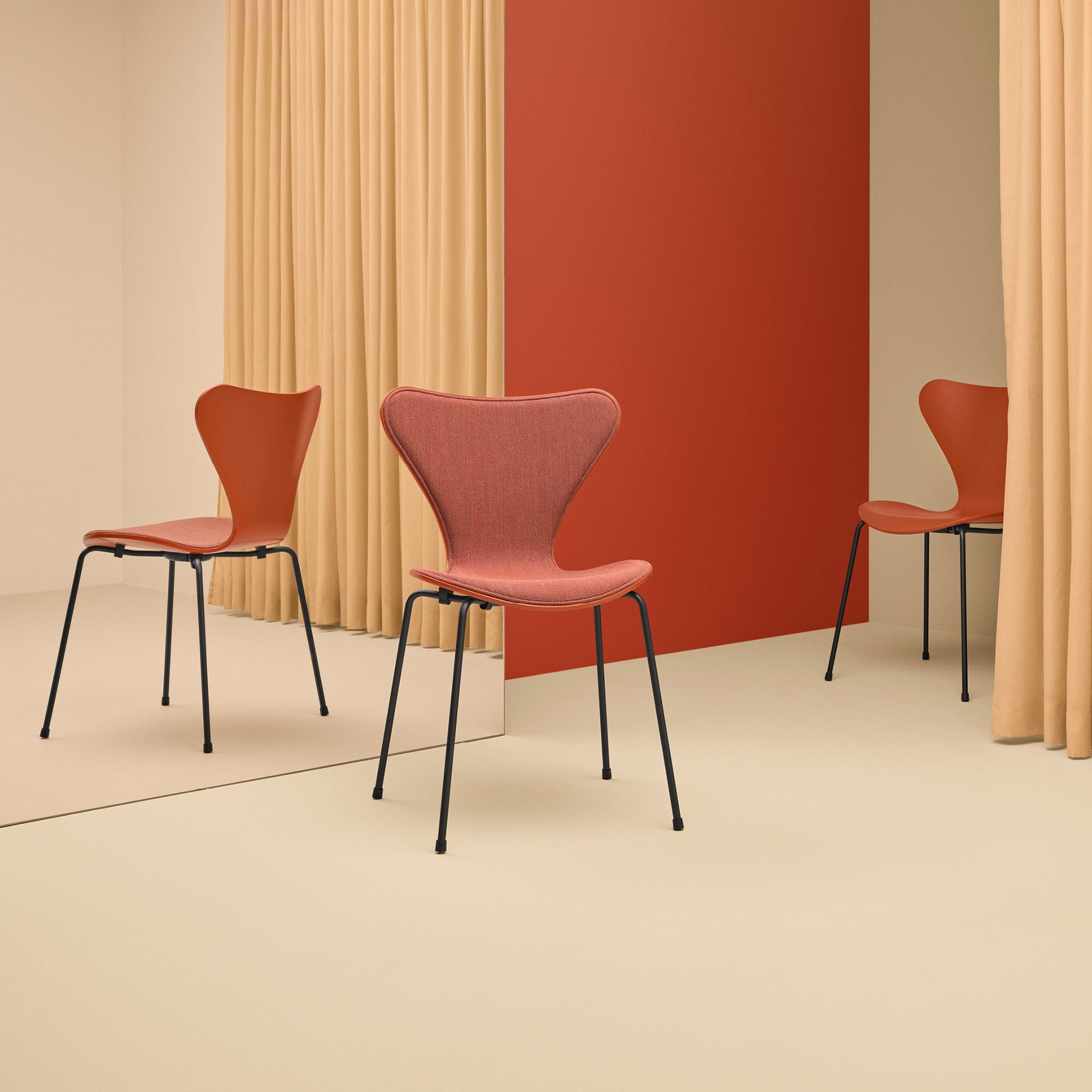 Fritz Hansen Design Mobiliário, Iluminação e Acessórios - colecção completa na Paris:Sete. Decoração e Design de Interiores